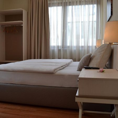 Hotel Centro สตุตการ์ต ภายนอก รูปภาพ