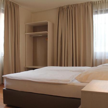 Hotel Centro สตุตการ์ต ภายนอก รูปภาพ