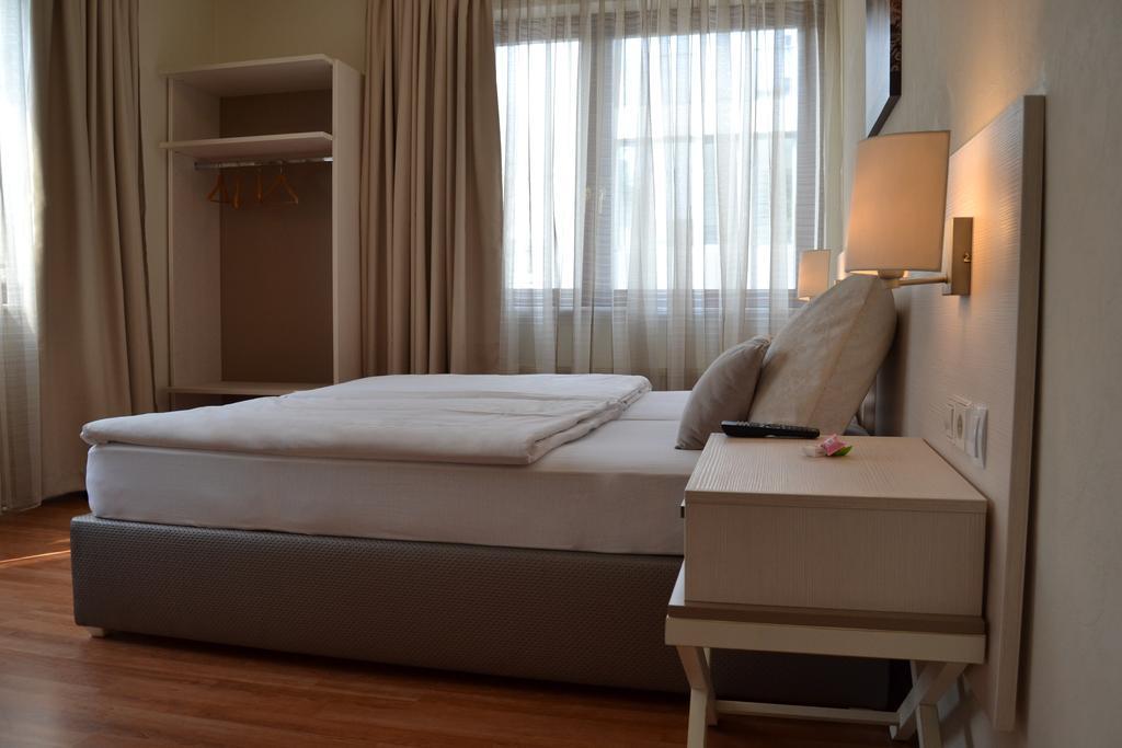 Hotel Centro สตุตการ์ต ภายนอก รูปภาพ